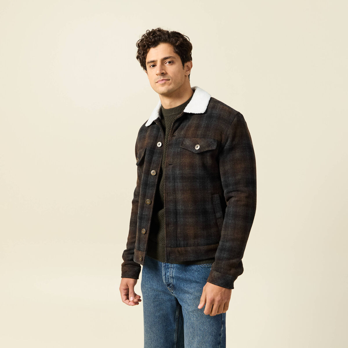 Veste droite courte col chemise marron fonc&eacute; homme