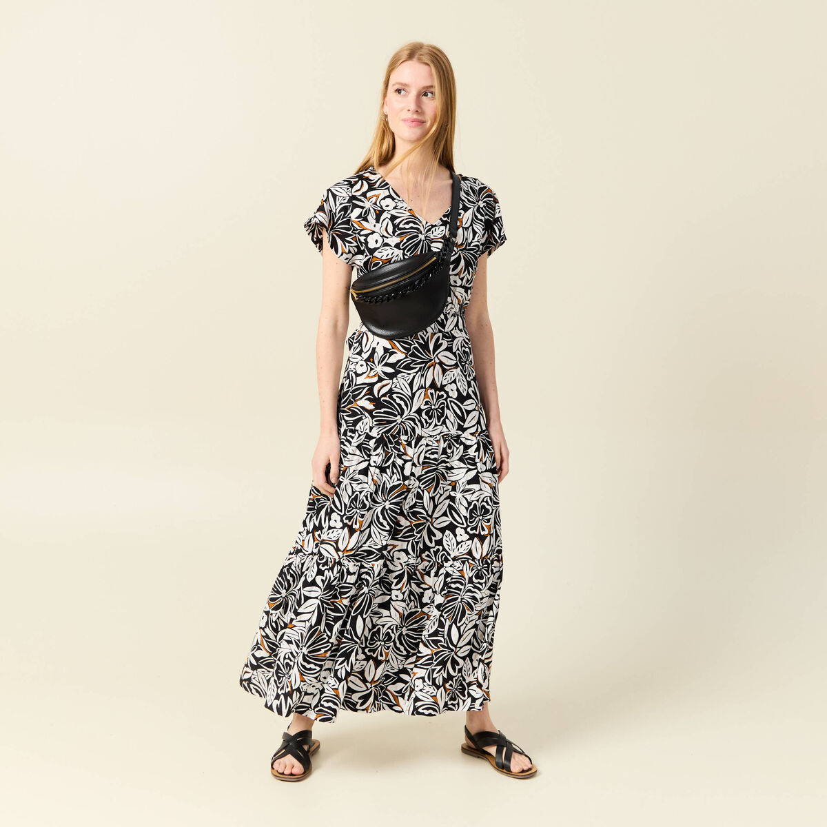 Robe longue évasée dos ouvert noir femme
