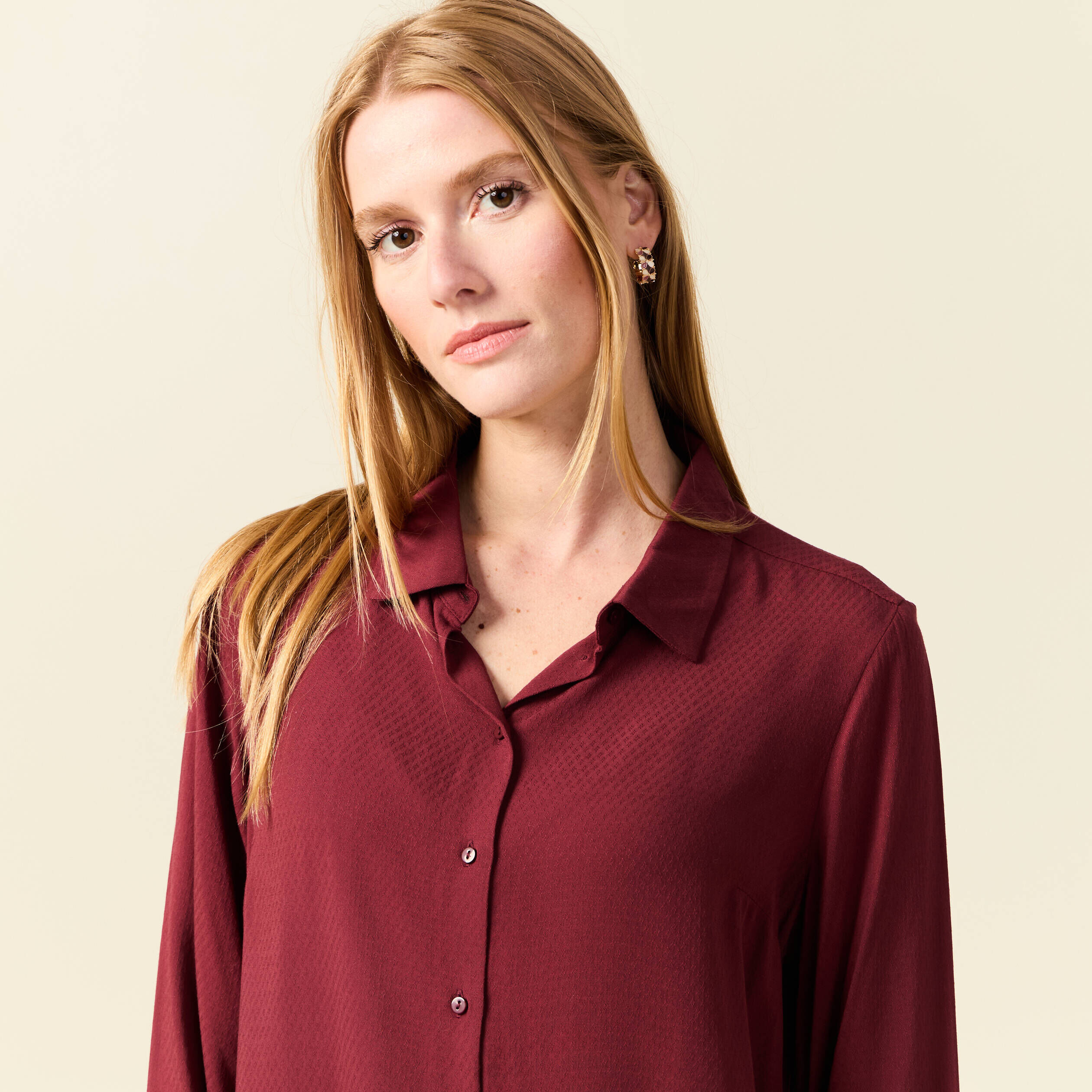 Chemise Bordeaux Manches Longues MAURICES Taille 2X - Avec Patchs Dentelle Sur Les épaules, Occasion Très Bon état