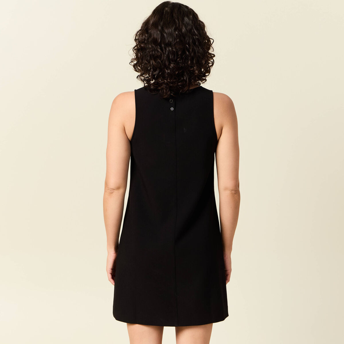 Robe chasuble trap&egrave;ze noir femme