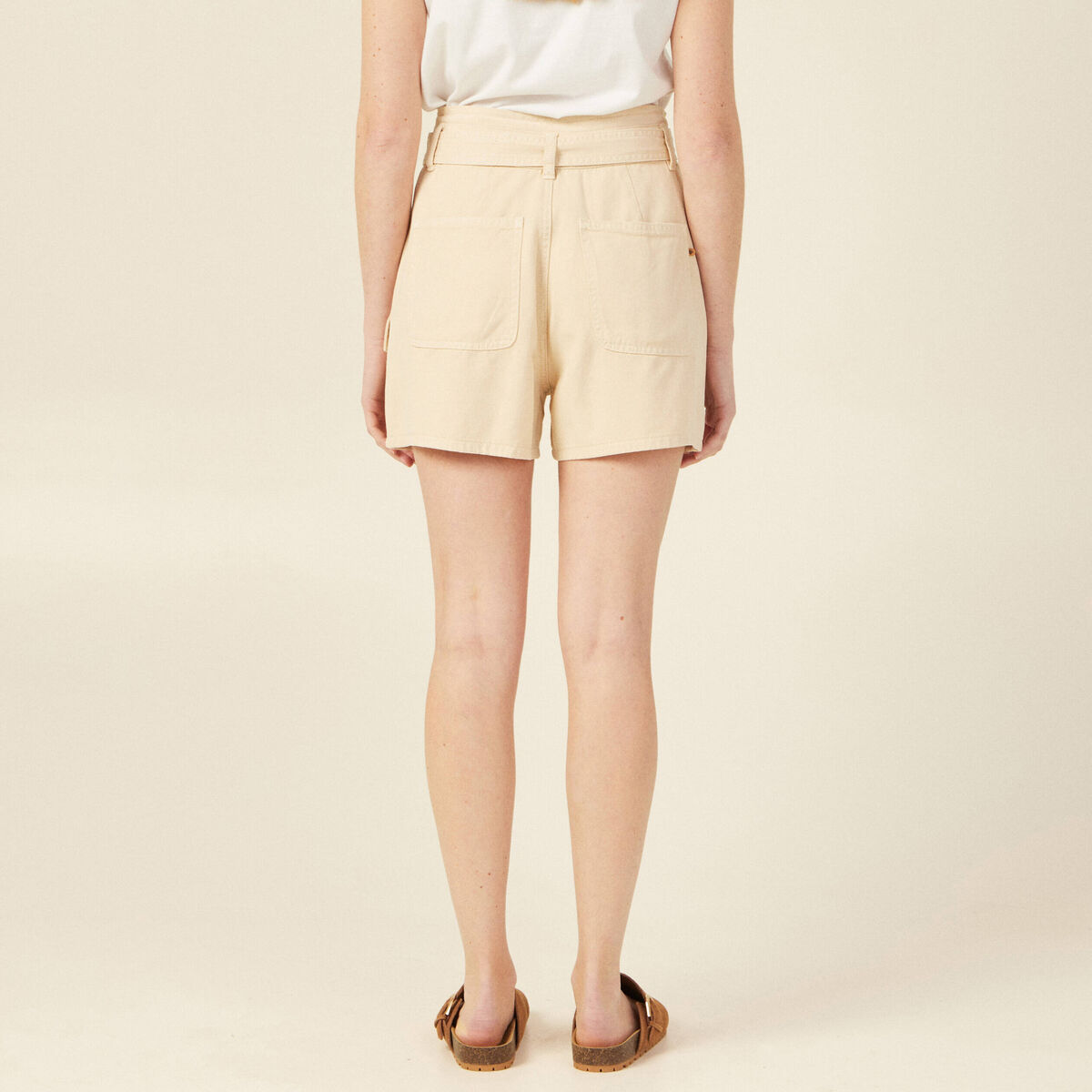 Short cargo fluide ceinturé creme femme