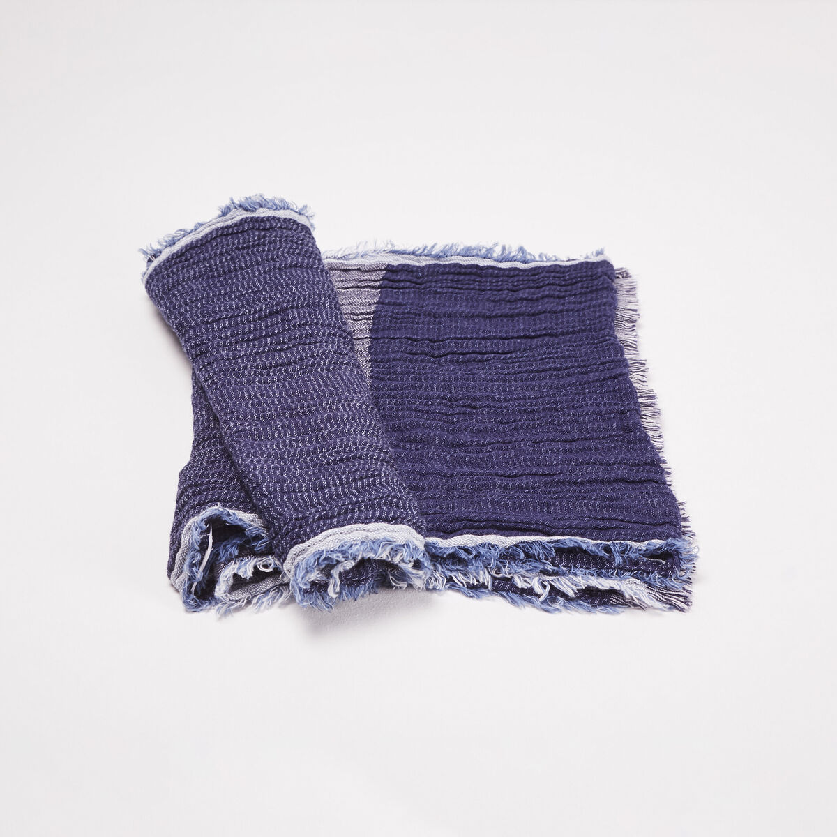 Foulard effet froissé bleu marine homme