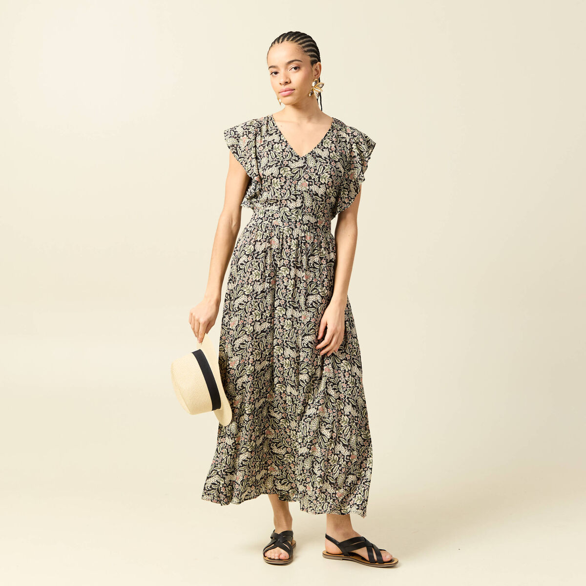 Robe longue &eacute;vas&eacute;e col v manches courtes noir femme