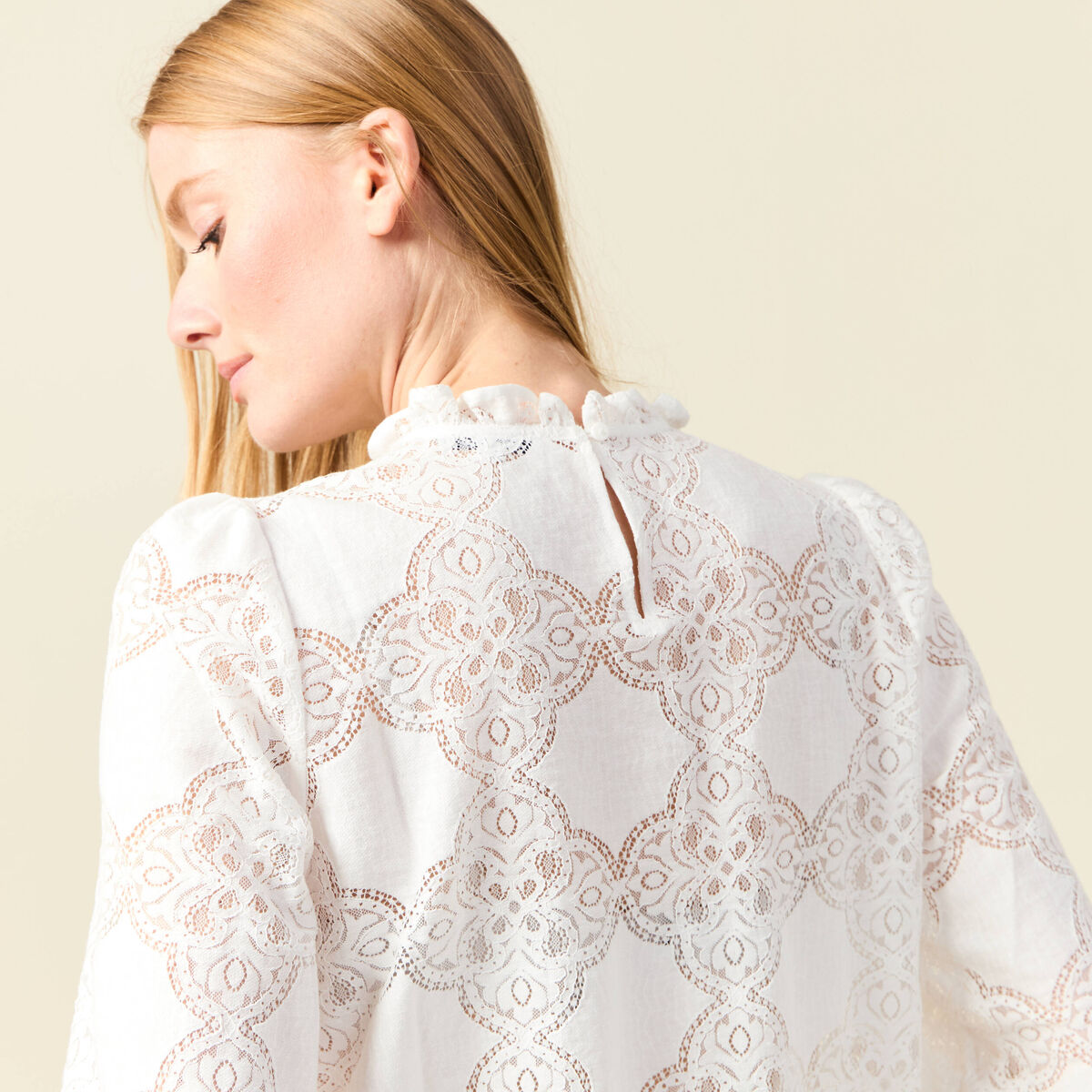 Blouse cintrée dentelle manches longues ecru femme