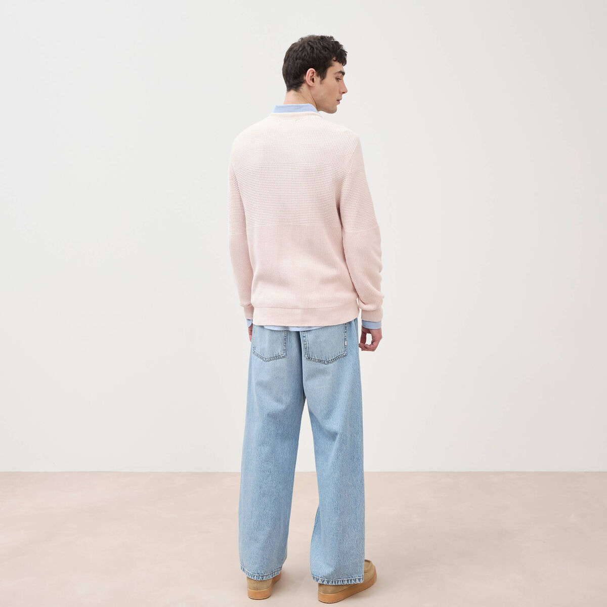 Pull col rond manches longues en coton rose poudr&eacute;e homme
