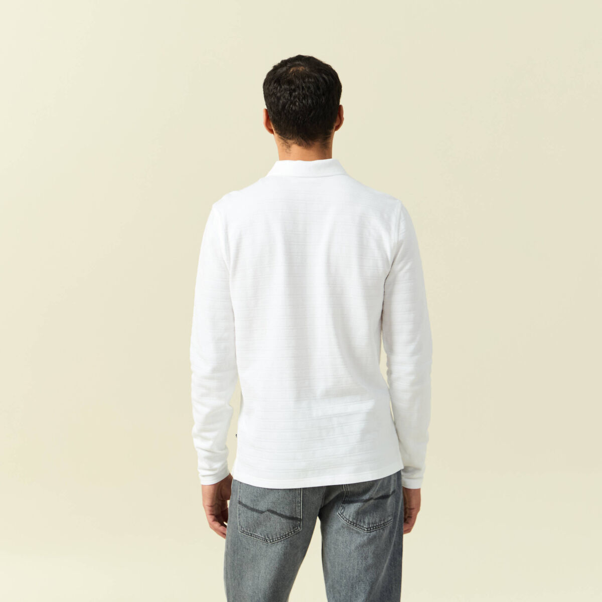 Polo cintr&eacute; manches longues en coton blanc homme