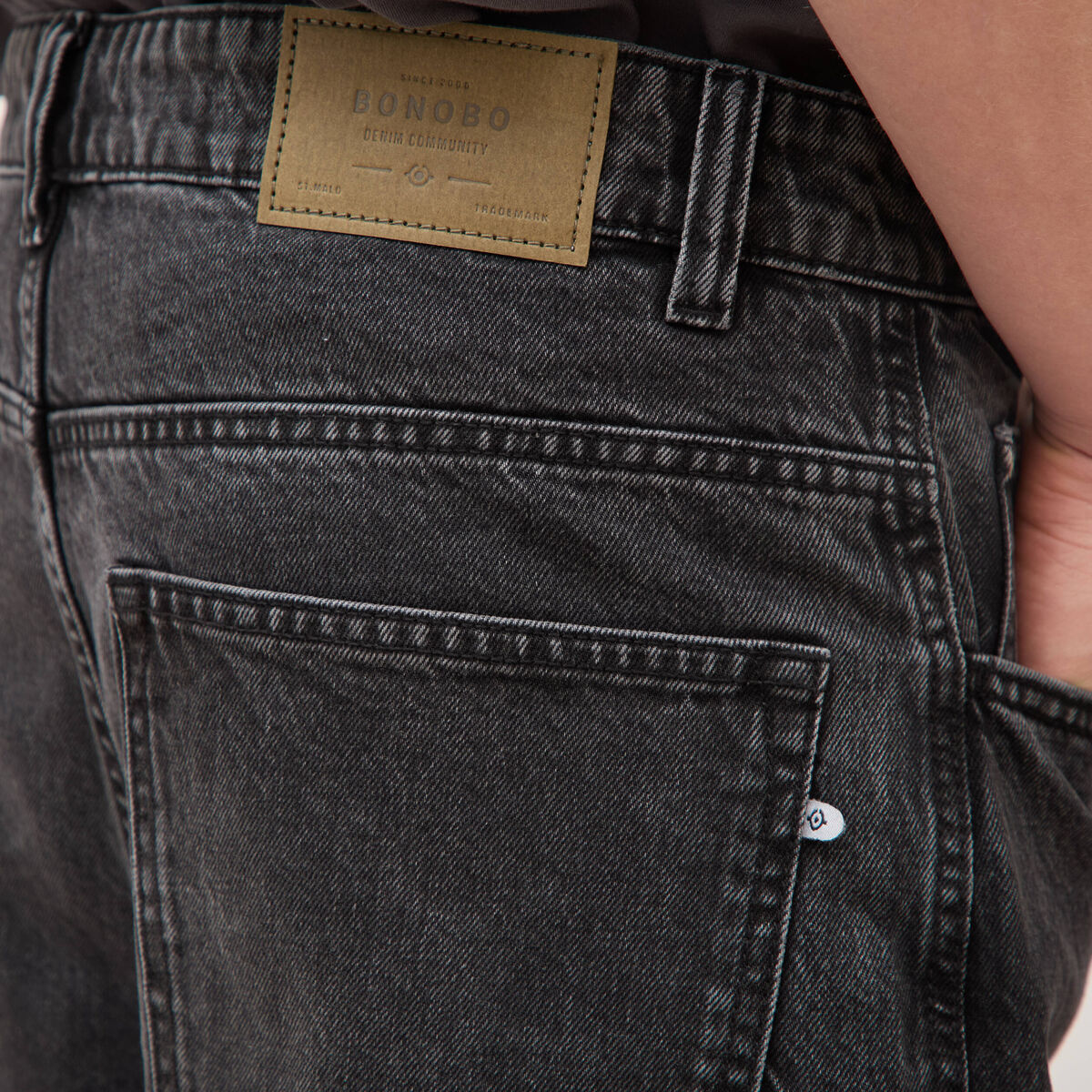 Jeans loose longueur 34 en coton denim snow noir homme