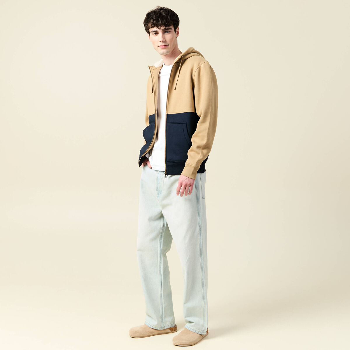 Sweat zipp&eacute; &agrave; capuche bleu marine homme
