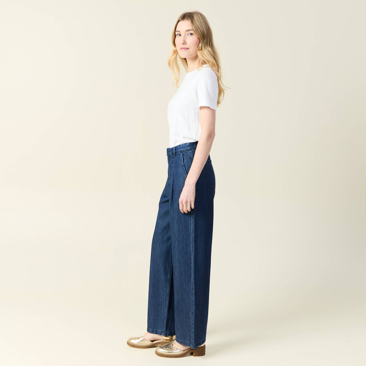 Jeans large &agrave; pinces denim brut femme
