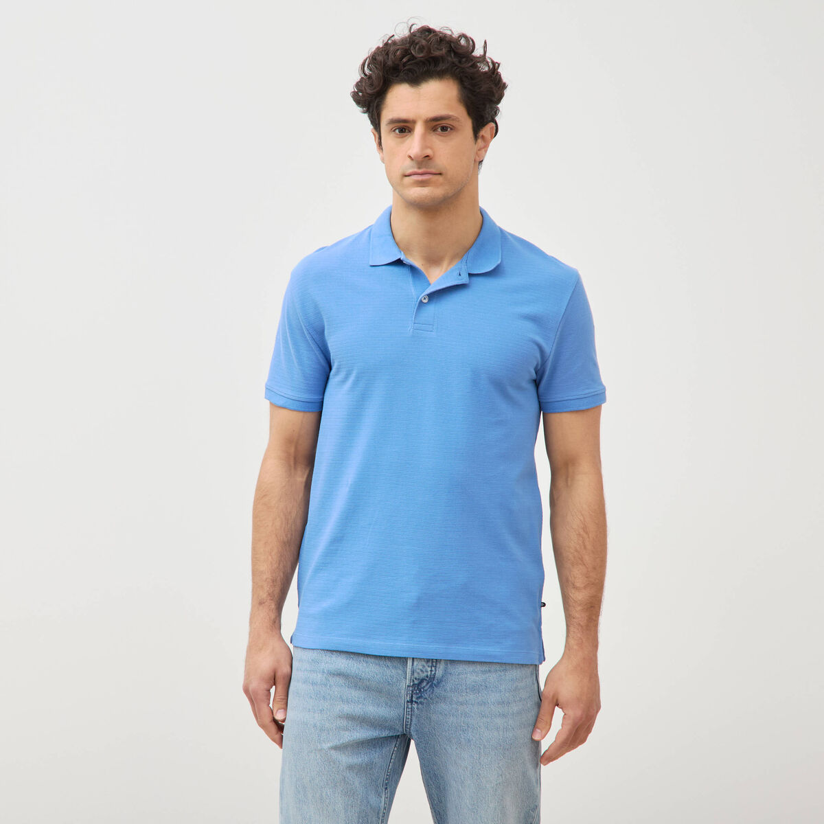 Polo cintr&eacute; en coton manches courtes bleu violet homme