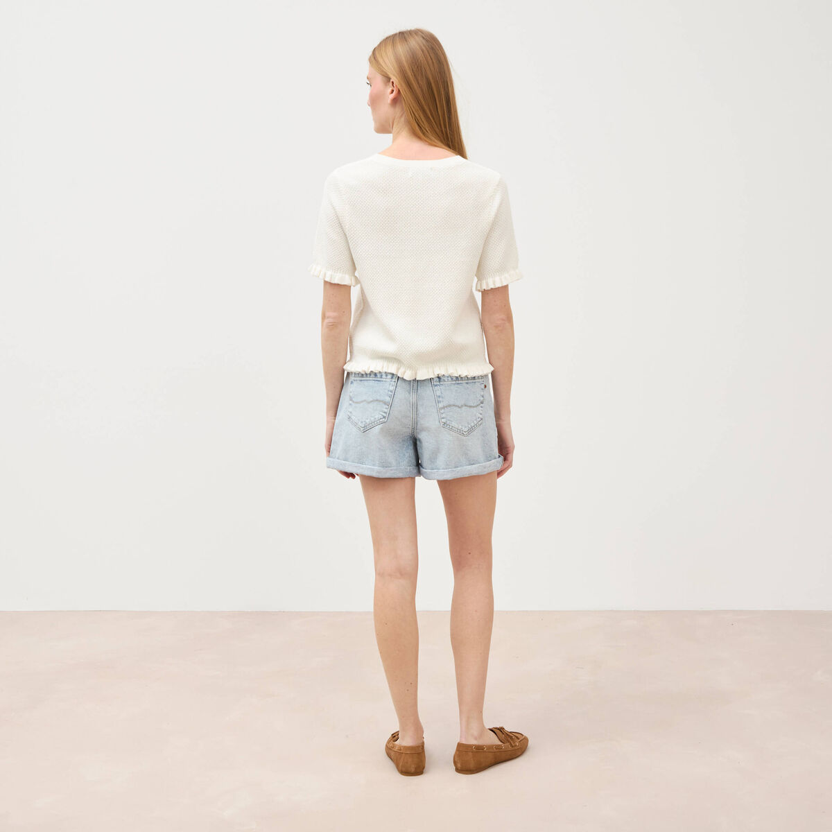 Pull droit court en coton ecru femme