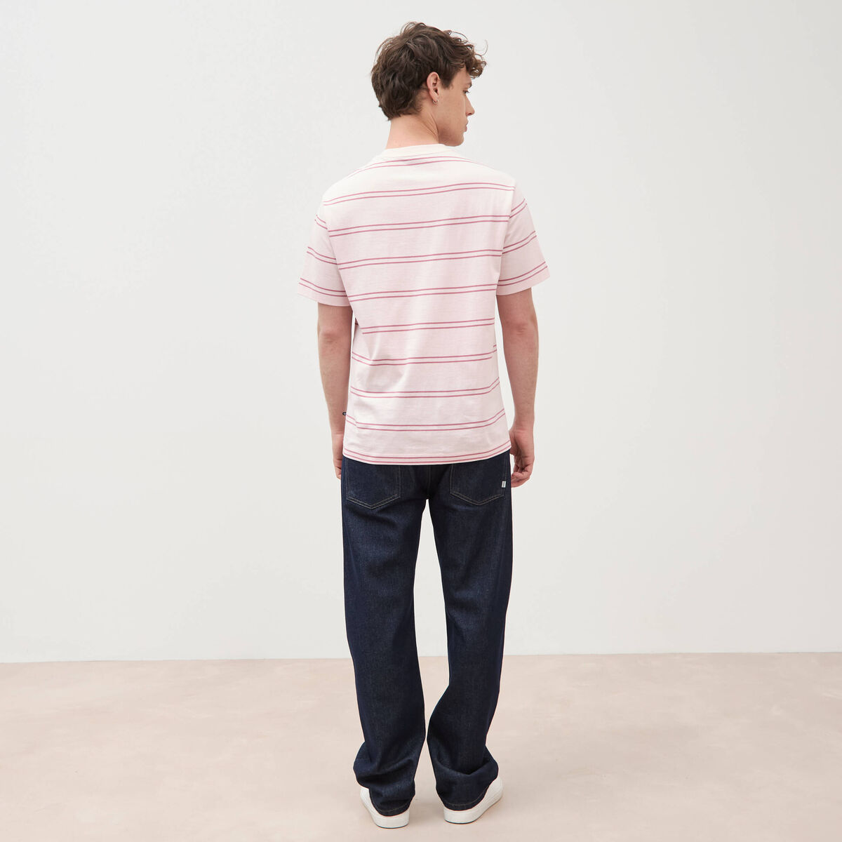 T-shirt ample ray&eacute; avec broderie rose clair homme
