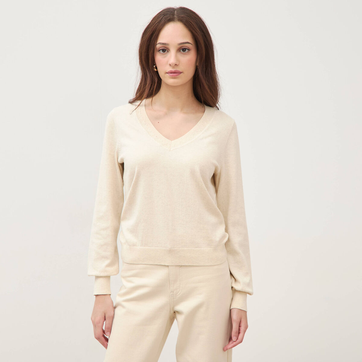 Pull droit col v manches longues creme femme