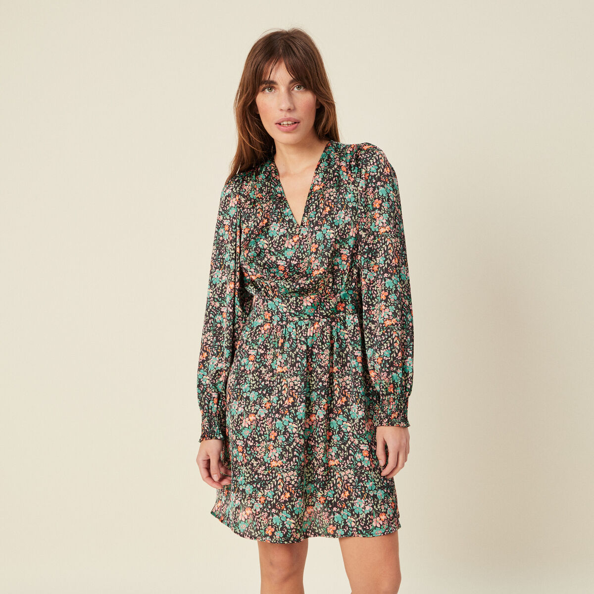 Robe taille marquée à volants noir femme
