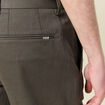 Pantalon chino vert fonc&eacute; homme