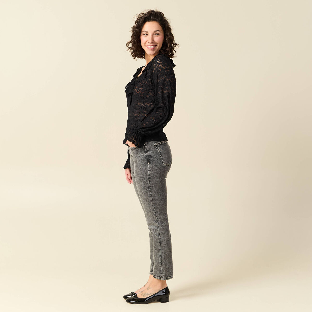 Blouse droite courte manches longues noir femme