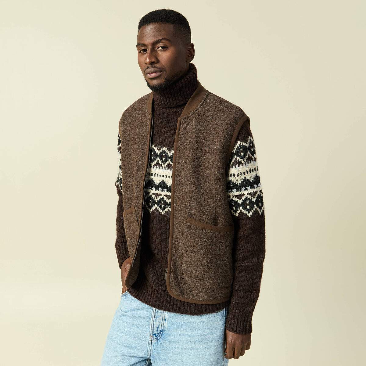 Gilet droit court sans manches marron fonc&eacute; homme