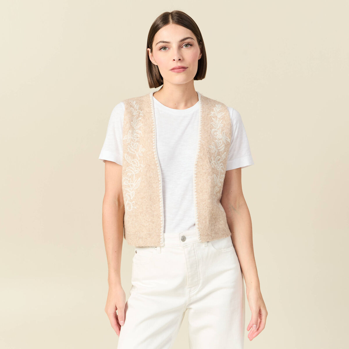 Gilet sans manches col v brod&eacute; creme femme