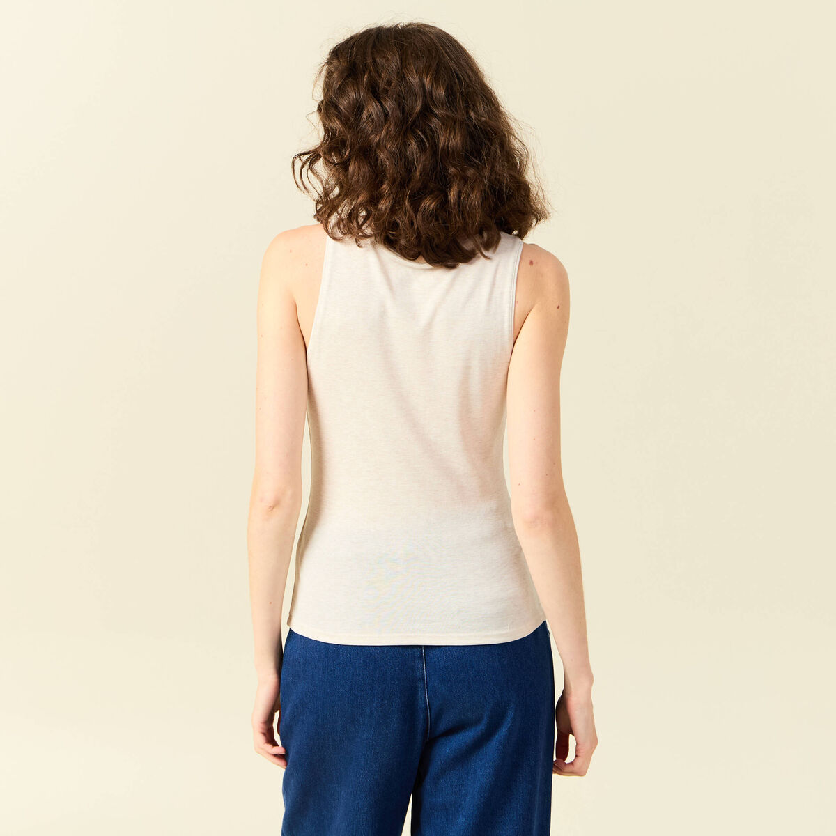 D&eacute;bardeur cintr&eacute; d&eacute;collet&eacute; sans manches beige femme