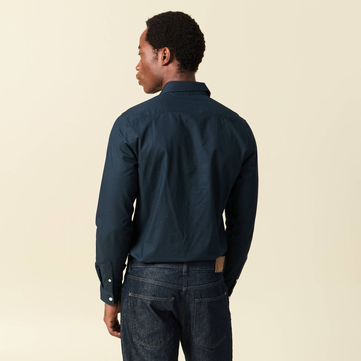 Chemise cintr&eacute;e en coton manches longues bleu marine homme