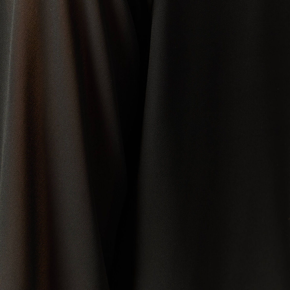 Blouse oversize col montant doubl&eacute;e noir femme