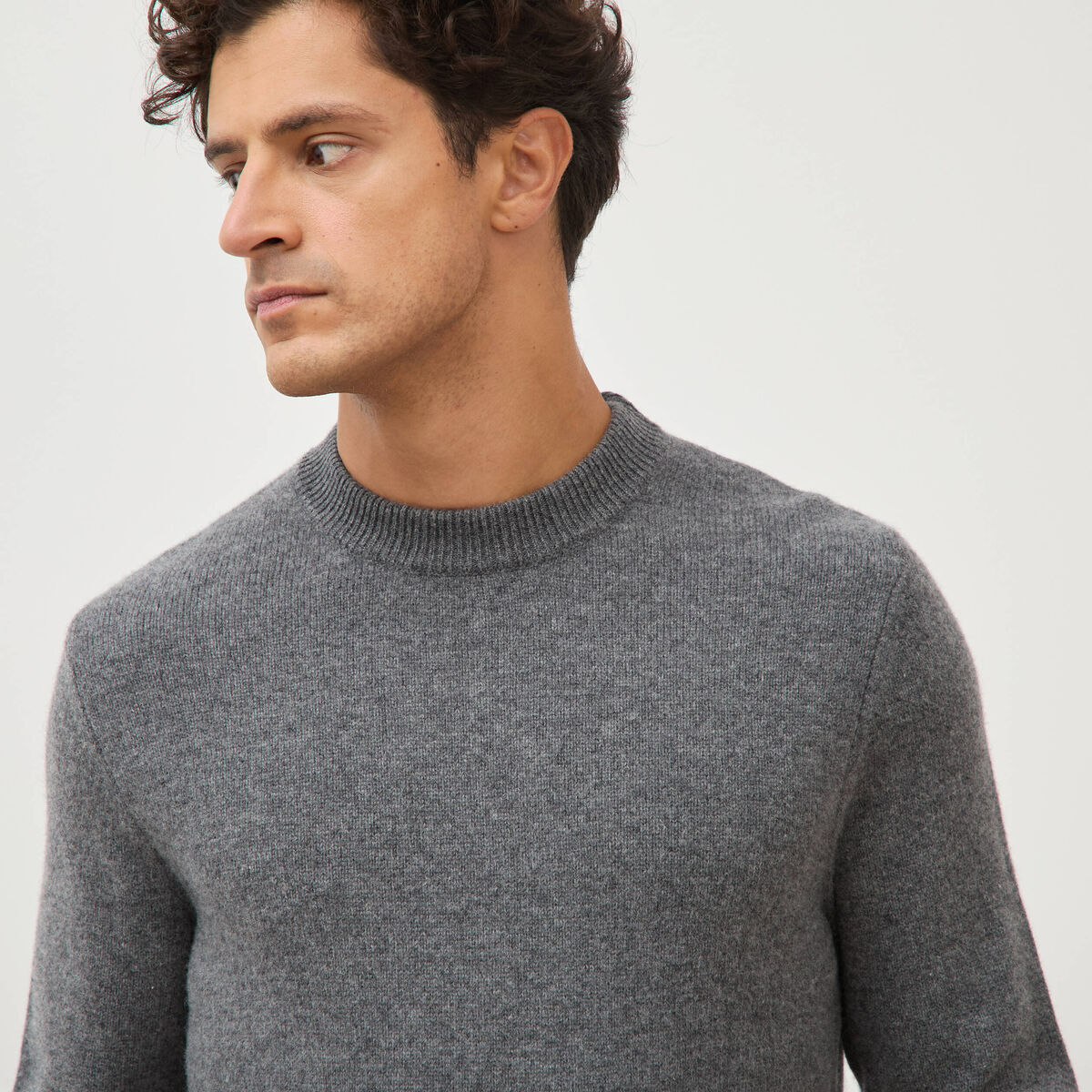 Pull droit col rond manches longues gris fonc&eacute; homme