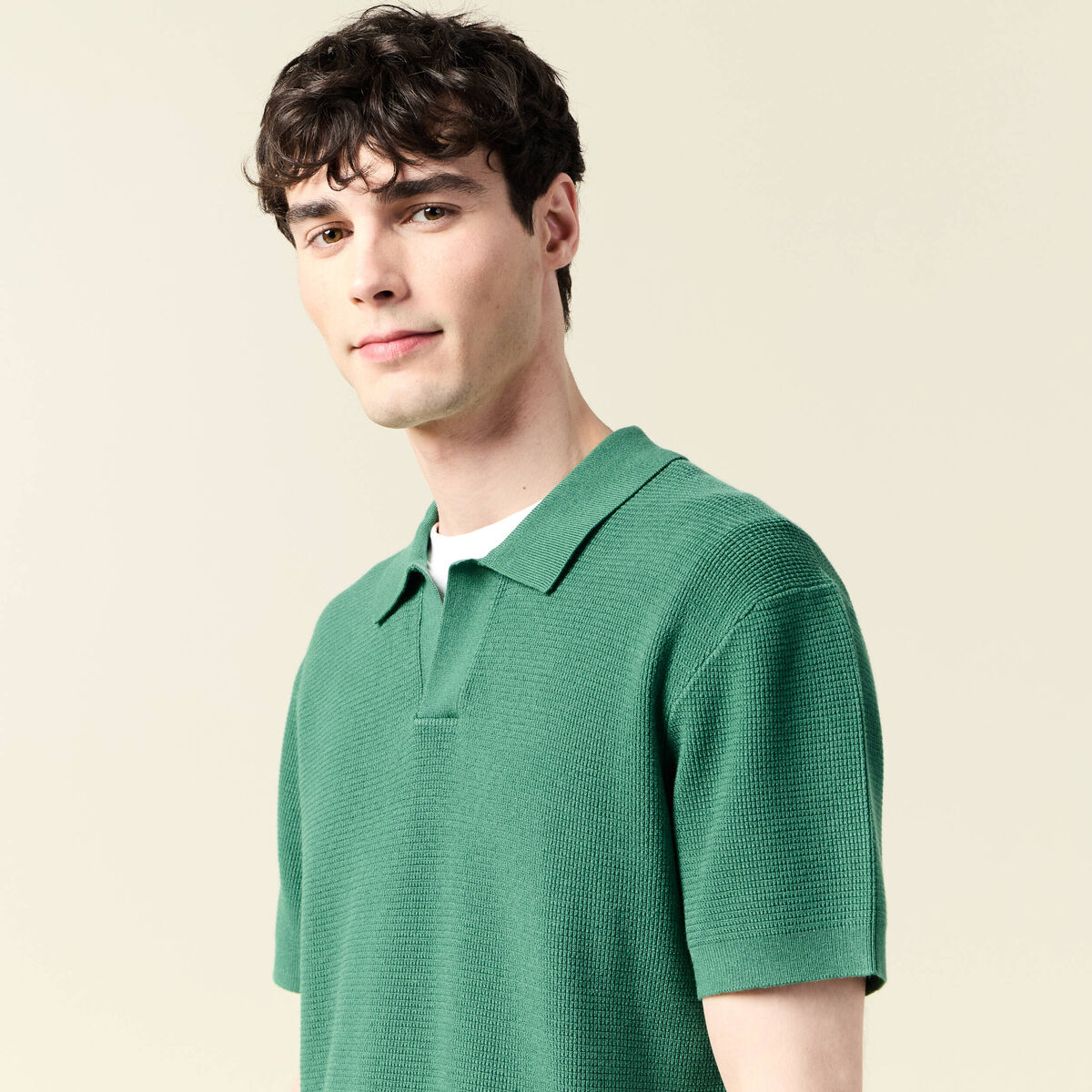 Polo cintr&eacute; manches courtes vert homme