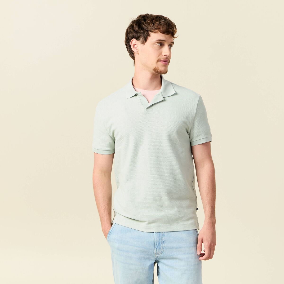 Polo cintr&eacute; manches courtes en coton vert clair homme