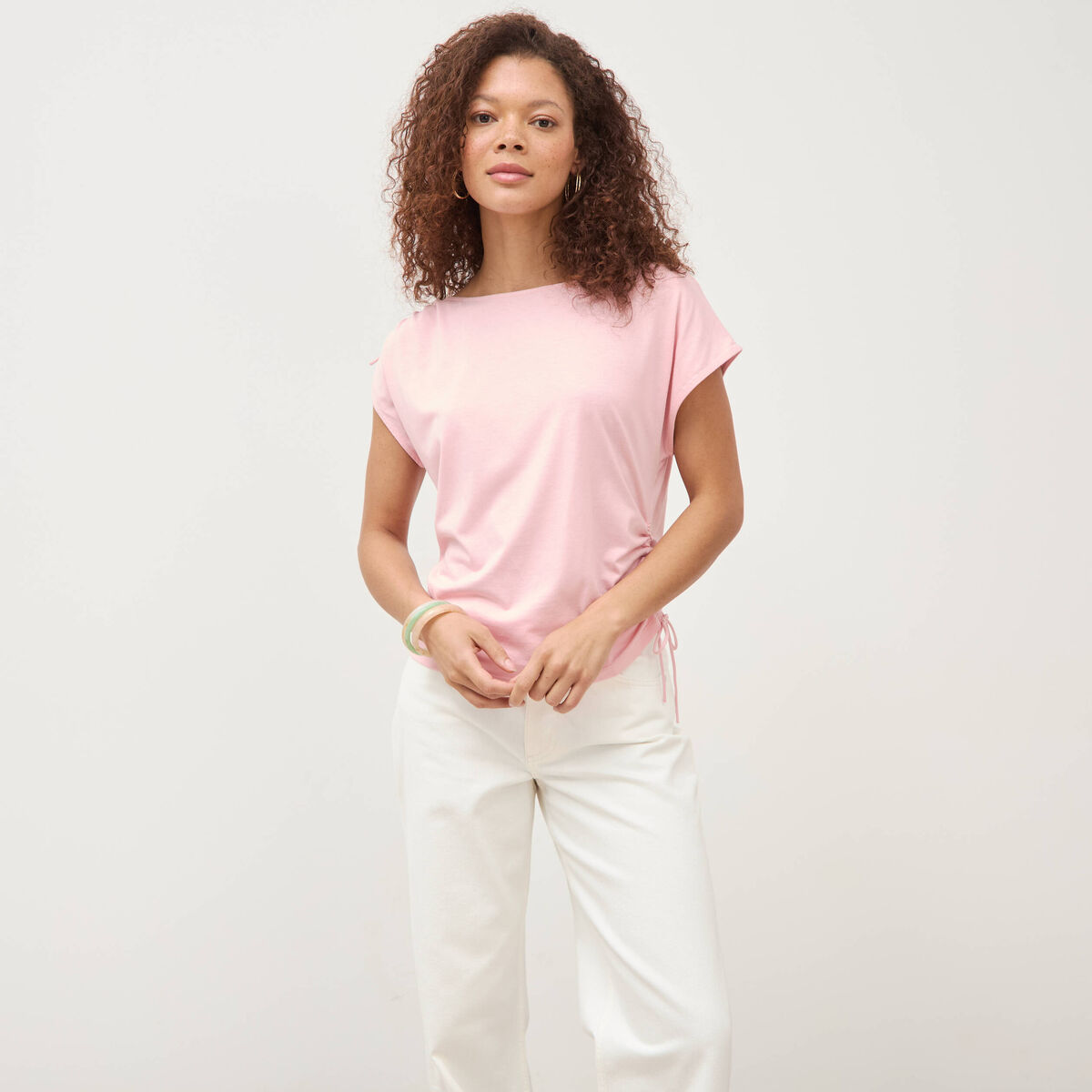 T-shirt ajust&eacute; col rond manches courtes rose clair femme