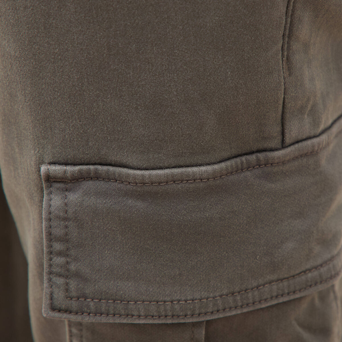 Pantalon battle bas resserr&eacute; vert fonc&eacute; homme