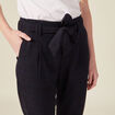 Pantalon carotte ceintur&eacute; bleu marine femme