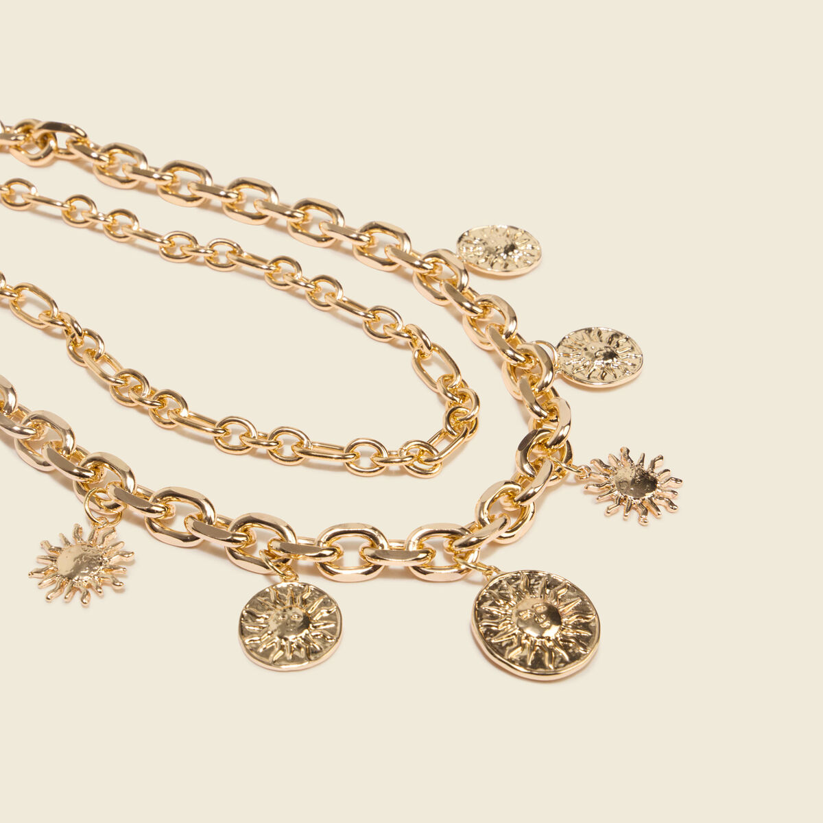 Collier avec cha&icirc;ne couleur or femme