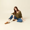 Pull ajour&eacute; col v manches 3/4 vert olive femme