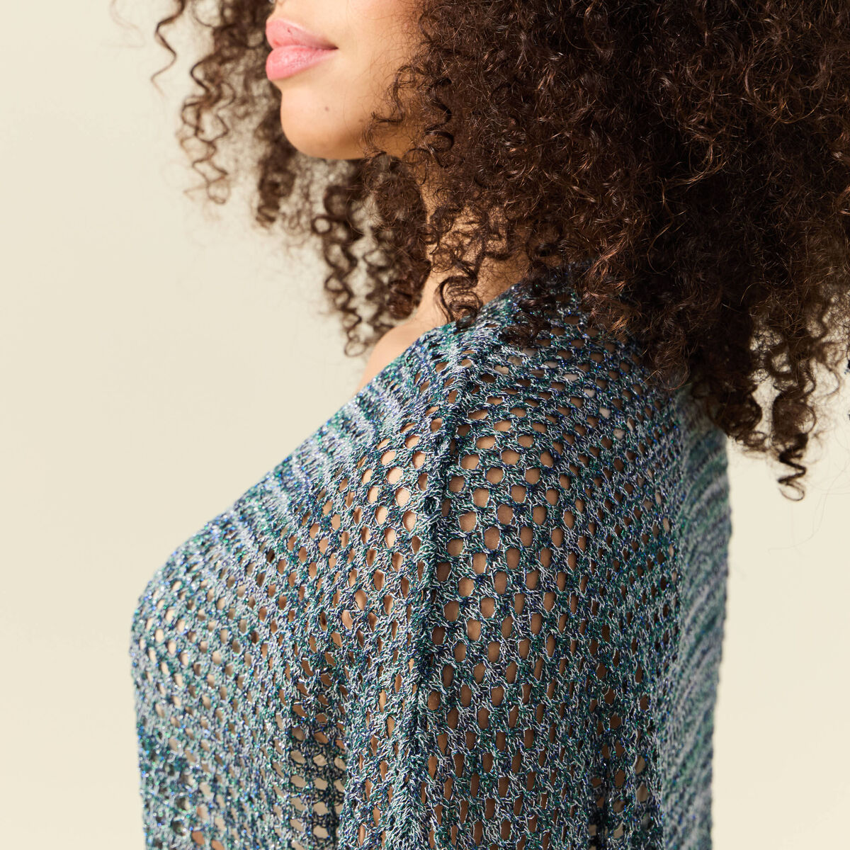 Pull manches courtes ajouré bleu clair femme