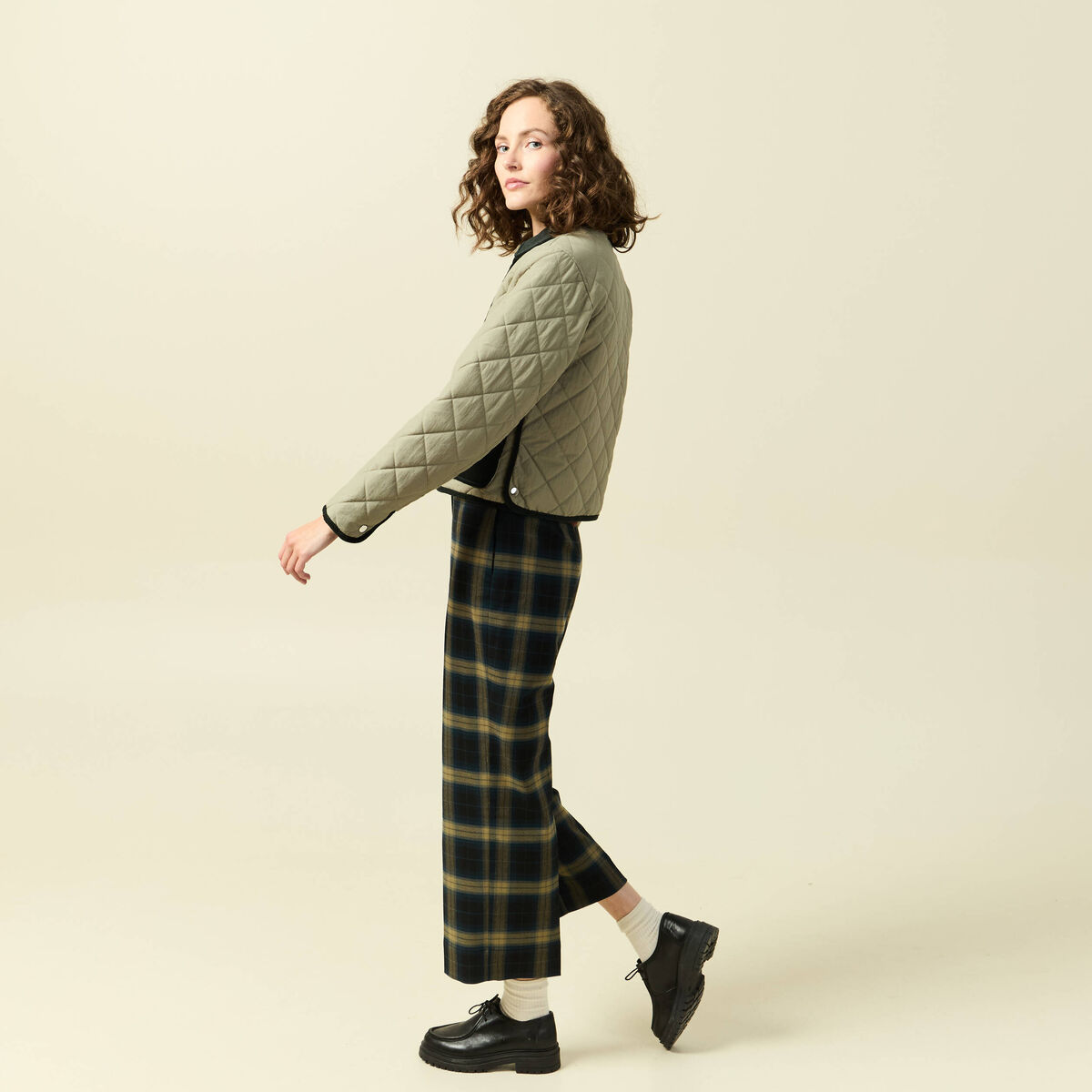 Blouson matelass&eacute; boutonn&eacute; vert kaki femme