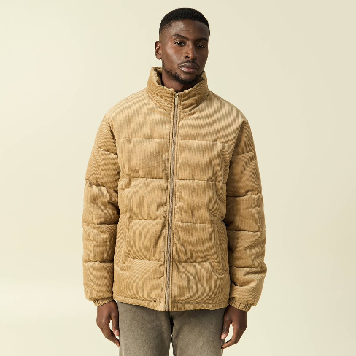 Doudoune col montant manches longues beige homme