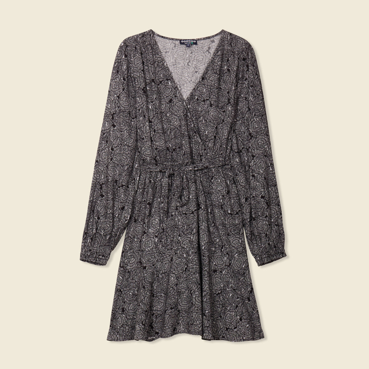 Robe droite courte col v manches longues noir femme