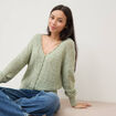 Gilet ajour&eacute; col V manches longues vert pastel femme