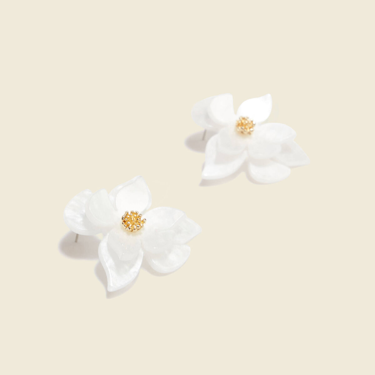 Boucles d'oreilles clous blanc femme
