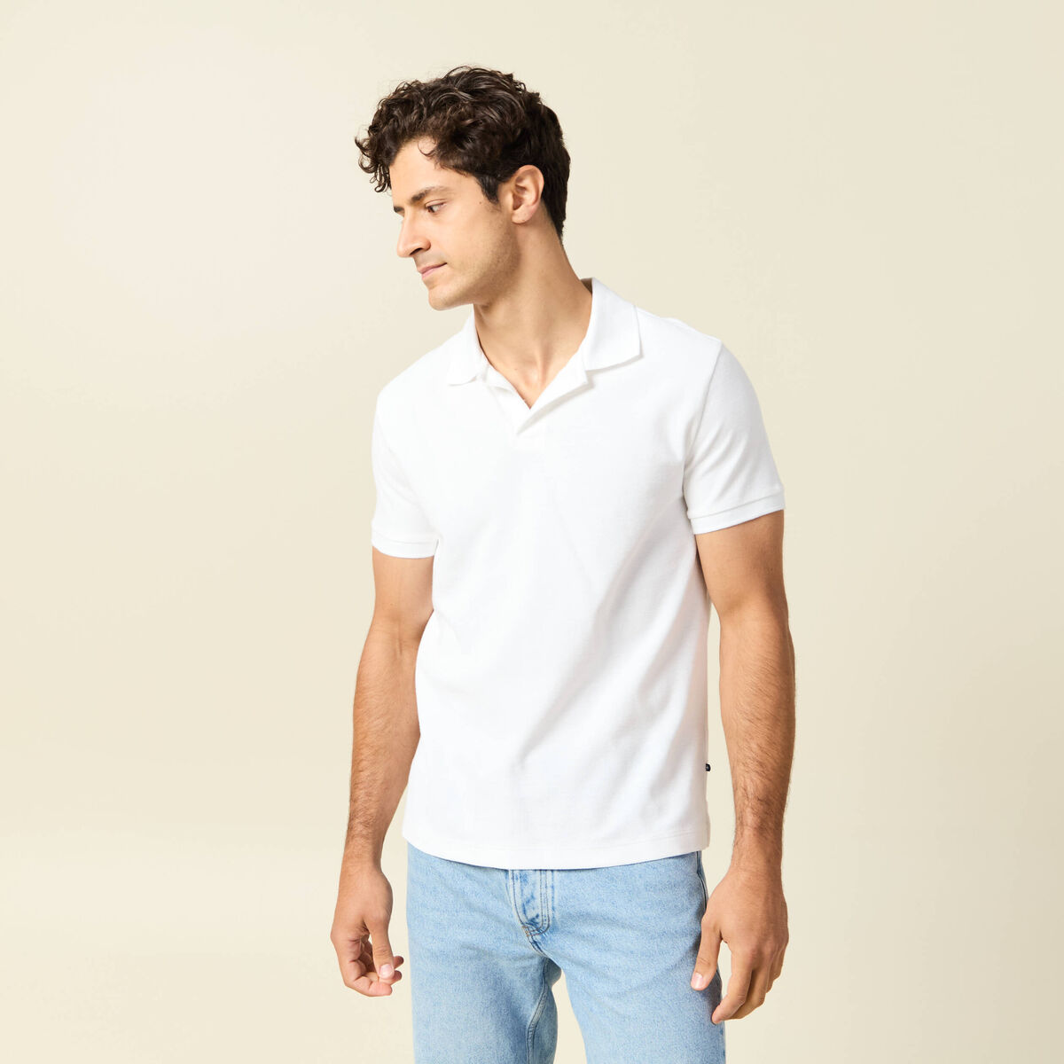 Polo cintr&eacute; col cubain manches courtes blanc homme