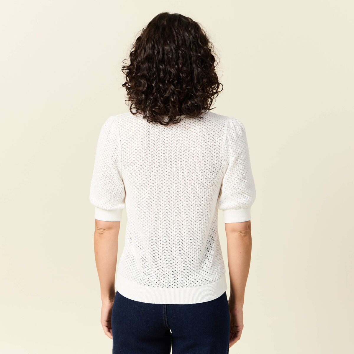 Pull manches courtes ajouré creme femme