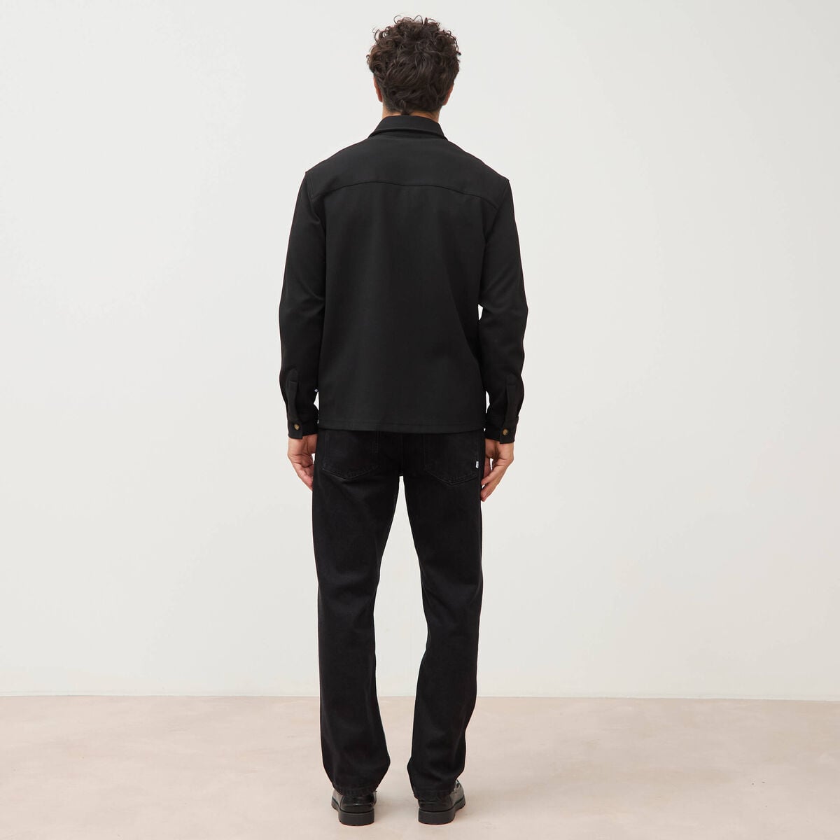 Surchemise droite col am&eacute;ricain noir homme