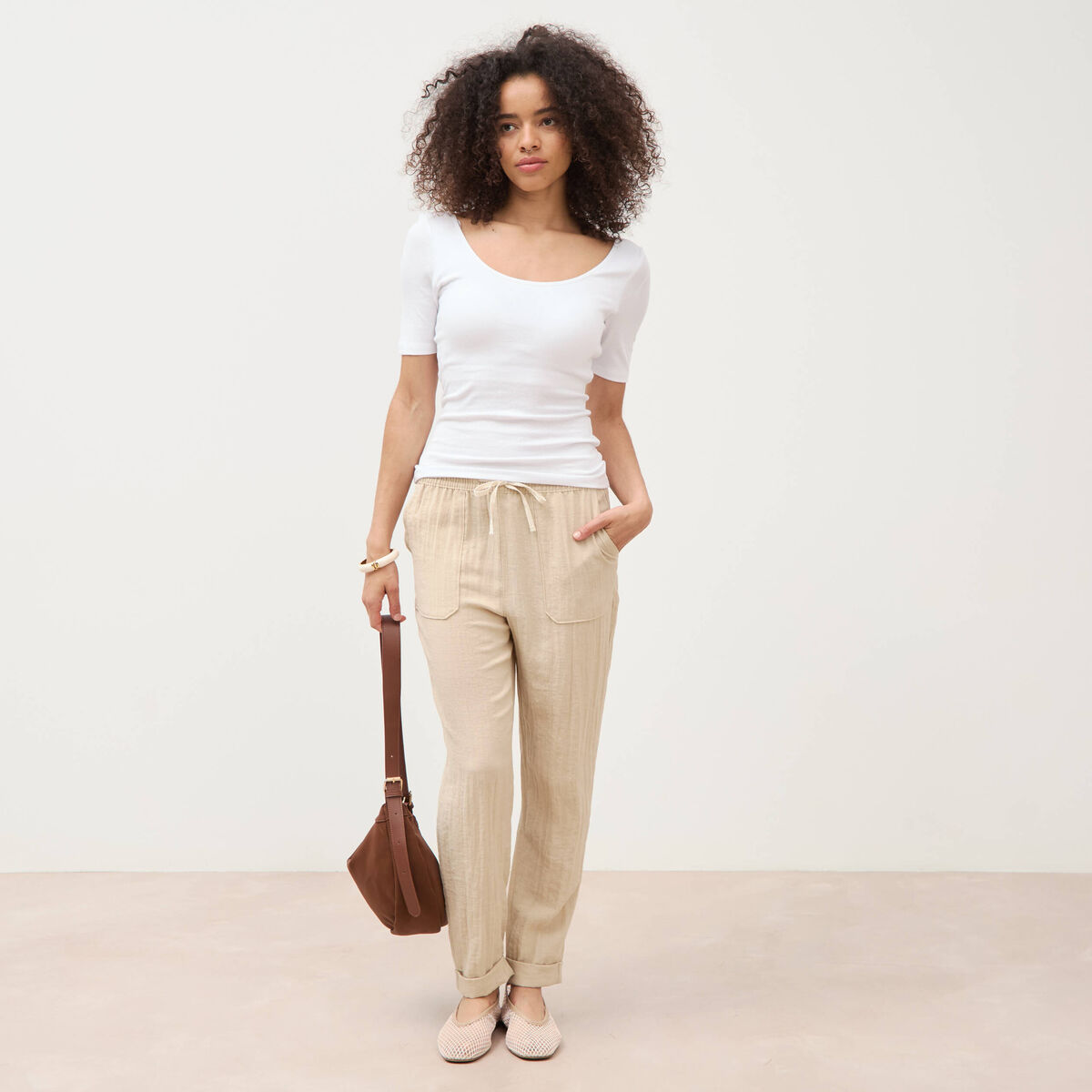 Pantalon taille standard bas resserr&eacute; beige femme