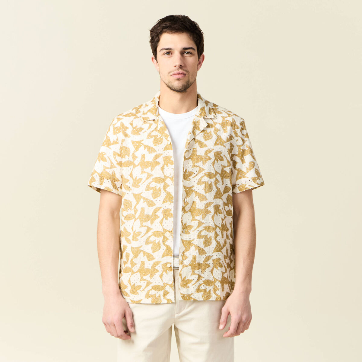 Chemise manches courtes brodée blanc homme