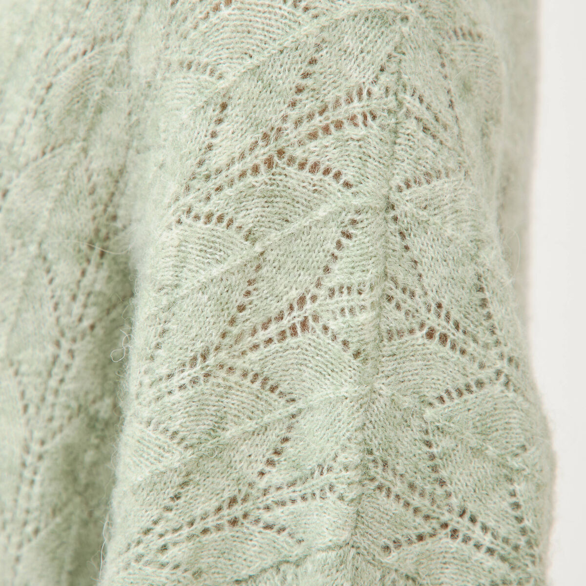 Gilet ajour&eacute; col V manches longues vert pastel femme