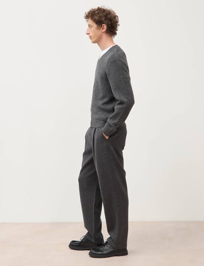 Pull col v manches longues gris fonc&eacute; homme