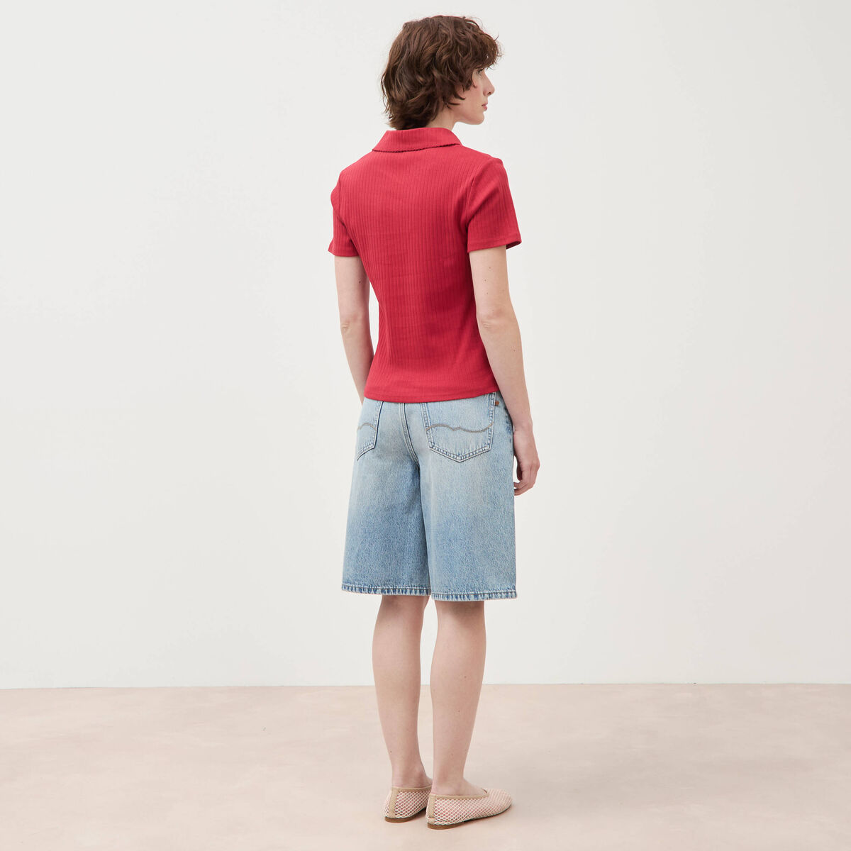 T-shirt polo ajust&eacute; c&ocirc;tel&eacute; en coton bordeaux femme