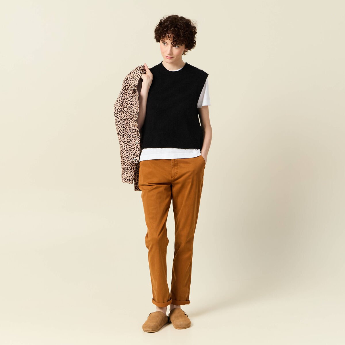 Pantalon chino cigarette marron femme
