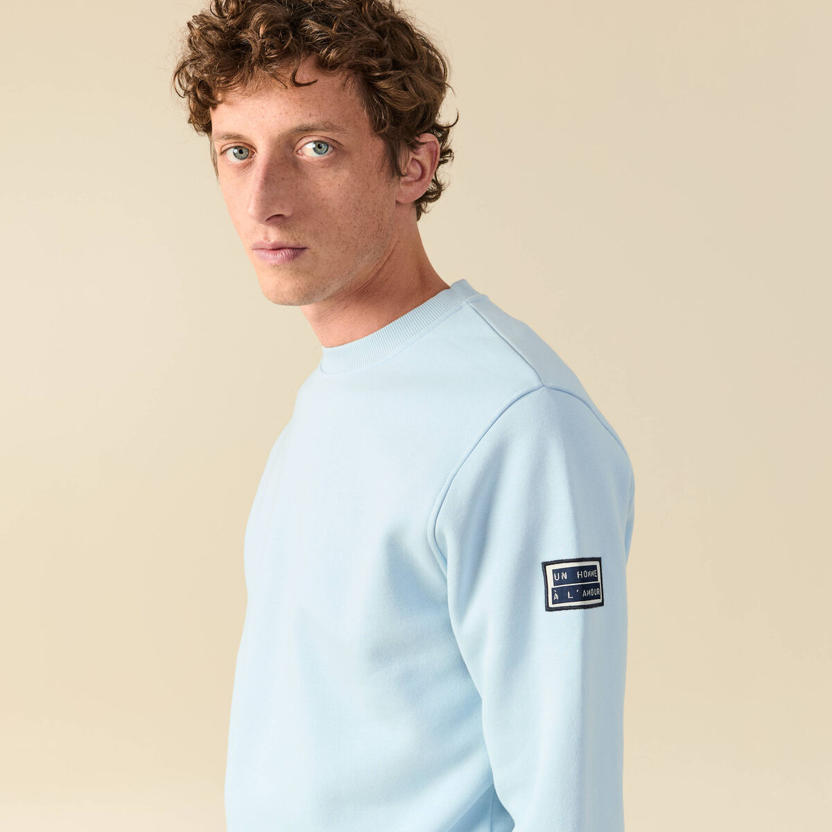 Sweat manches longues avec broderie bleu ciel homme