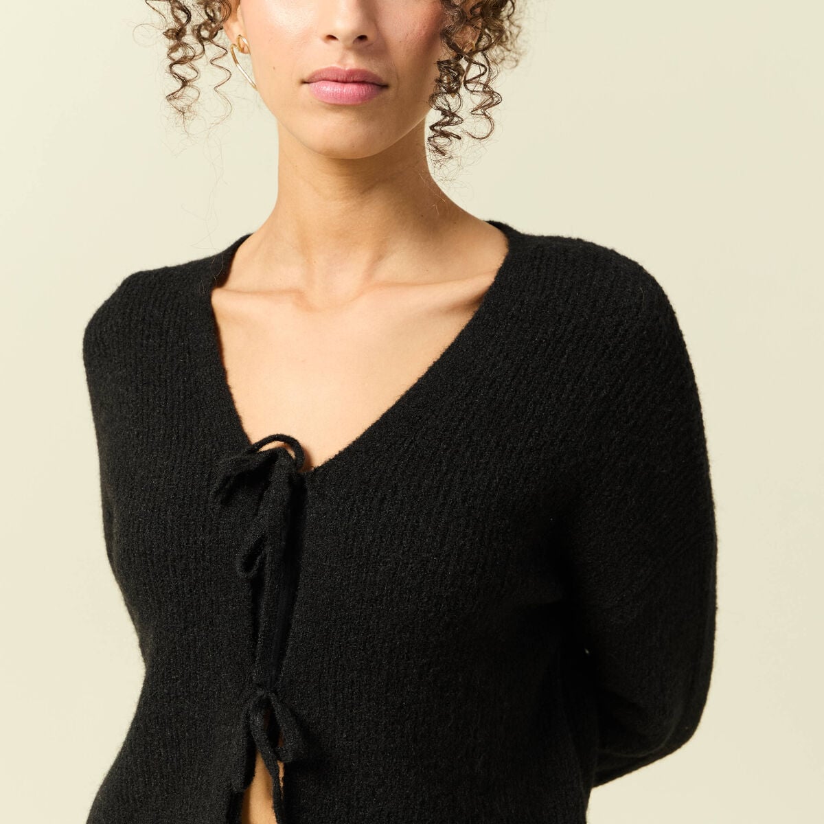 Gilet col V manches longues n&oelig;uds noir femme
